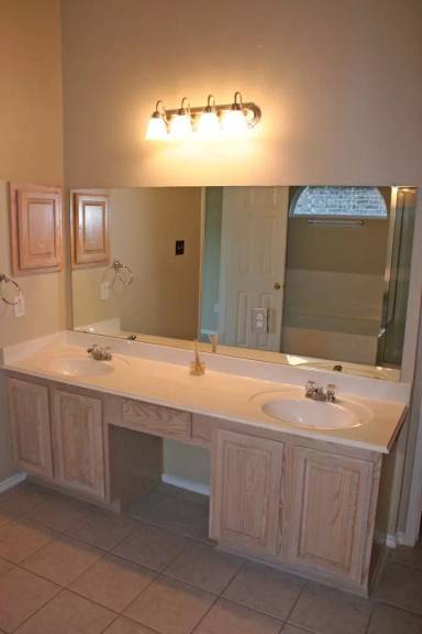 Main picture of 1900 Creek Crossing Dr