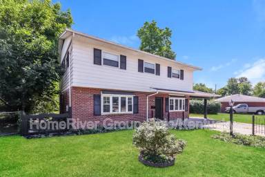 Main picture of 405 W Market St