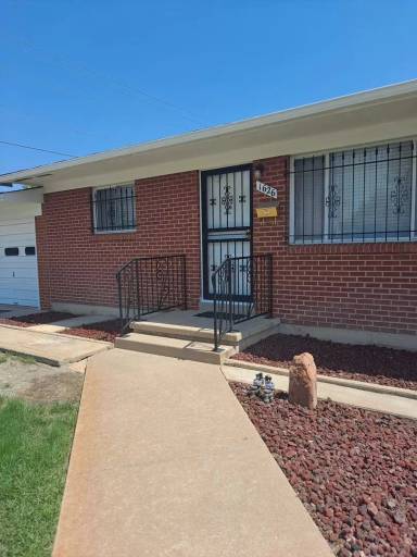 Main picture of 1628 Hollywood Dr