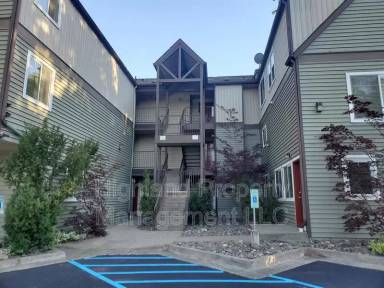 Main picture of 1020 NE B St