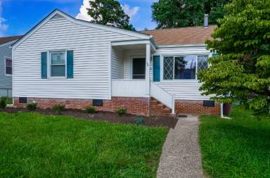 Main picture of 7423 Wentworth Ave