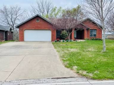 Main picture of 3637 N Farm Road 147