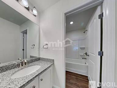 Main picture of 404 Tributary Ln