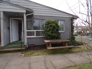 Main picture of 628 NE 75th Ave