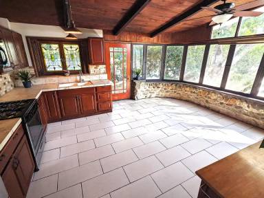 Main picture of 730 Orange Dr