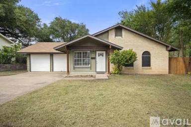 Main picture of 810 Hill Wood Dr