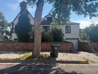 Main picture of 321 W 1st Ave