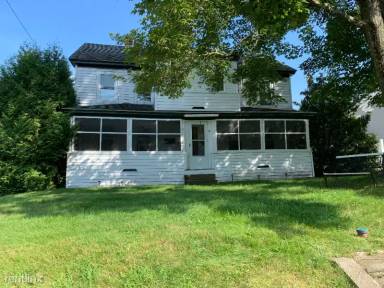 Main picture of 21 Sycamore St