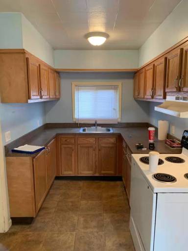 Main picture of 886 N Sharpsville Ave
