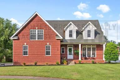 Main picture of 135 Weymouth Ct