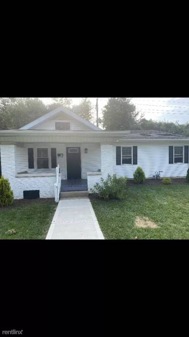 Main picture of 103 S Clark St