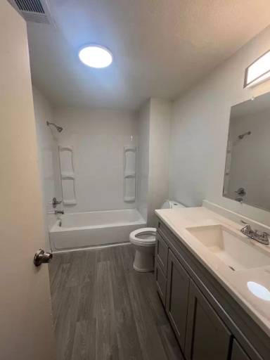 Main picture of 1827 Wood Ave