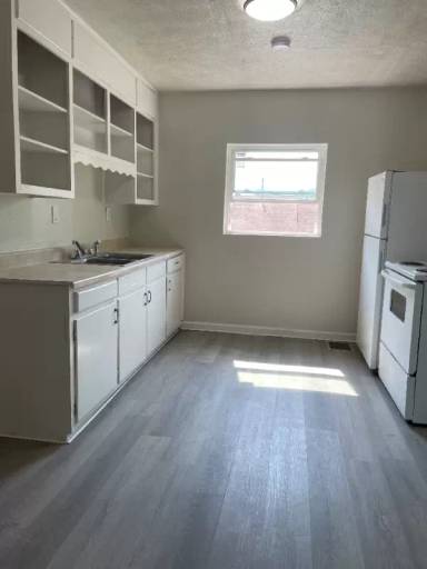 Main picture of 3301 Main St