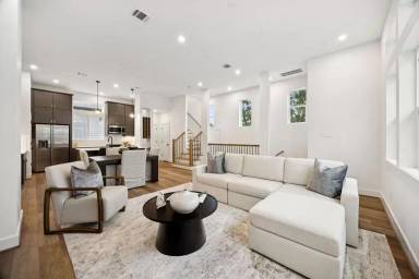 Main picture of 1715 Mary St