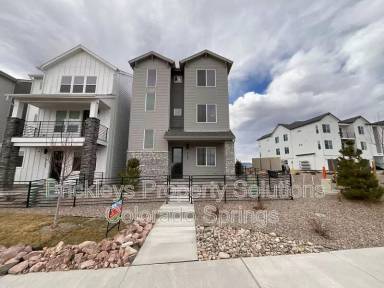 Main picture of 2183 Arikaree Hts