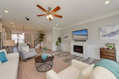 Main picture of 921 E Ocean View Ave