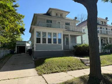 Main picture of 1625-1627 Michigan Ave Apartments