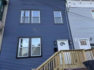 Main picture of 380 1st St