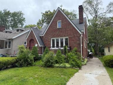 Main picture of 467 E Woodland St