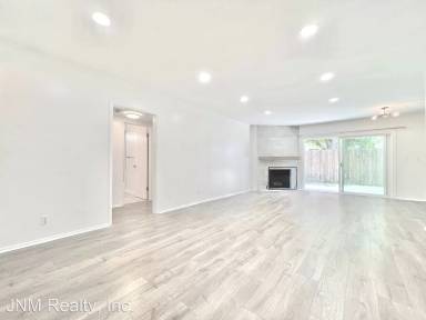 Main picture of 1686 Manning Ave