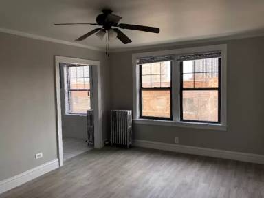 Main picture of 4236 N Broadway St