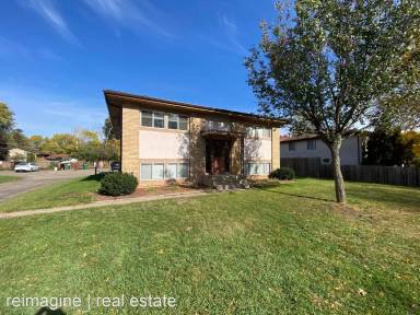 Main picture of 529 78th Ave NE