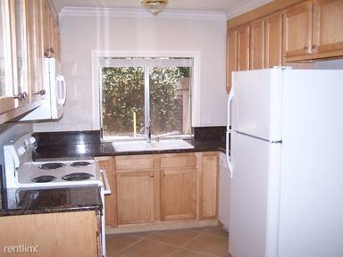 Main picture of 329 Graves Ct