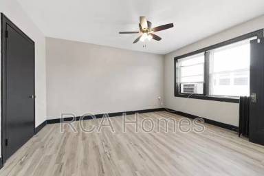 Main picture of 37 W Saint Clair St