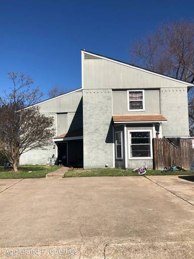 Main picture of 1425 Hawk Tree Dr