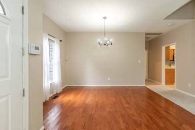 Main picture of 3736 Cherry Walk