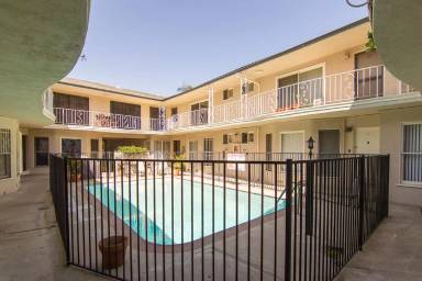 Main picture of 3800 Country Club Dr