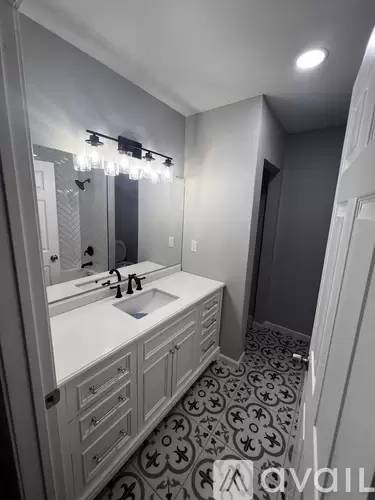Main picture of 1050 Vanderbilt St