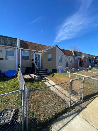 Main picture of 1018 Burnside Rd