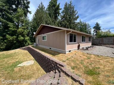 Main picture of 8472 Chinook Way NE