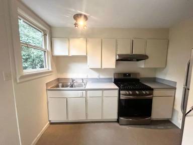 Main picture of 1726 SE Division St