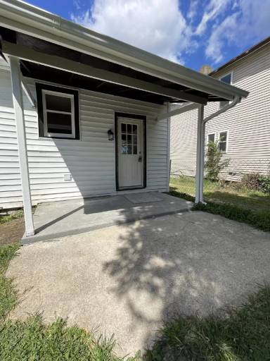 Main picture of 1004 Woodlawn Ave