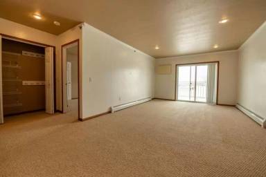 Main picture of Golden Valley - 830 East Elm - 3H