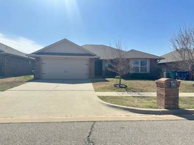 Main picture of 2428 NW 196th Ter