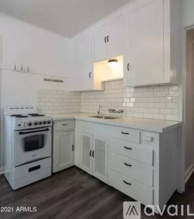 Main picture of 908 W Mackenzie Dr