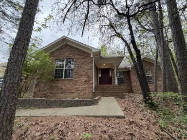 Main picture of 44 Kirkland Dr