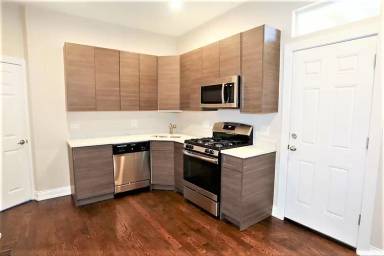 Main picture of 2945 W Diversey Ave