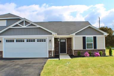 Main picture of 105 S Peak Dr