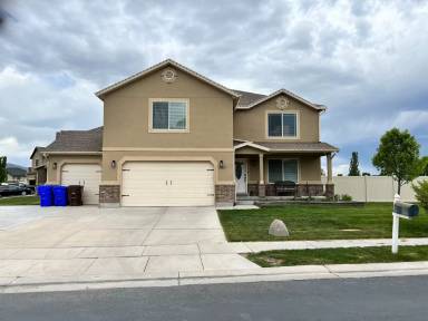 Main picture of 1182 E Searle Ln