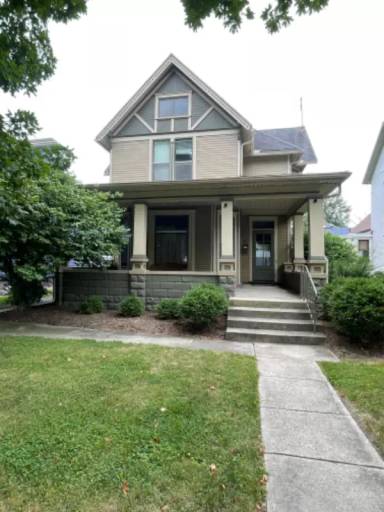 Main picture of 816 Columbia Ave