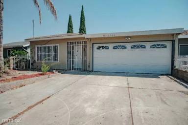 Main picture of 2044 Bikini Ave