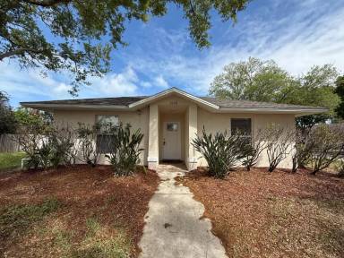 Main picture of 2066 Foxwood Dr