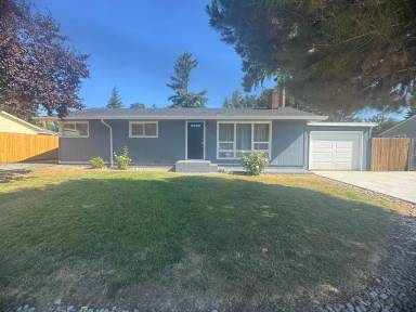 Main picture of 1548 Bryant Ave