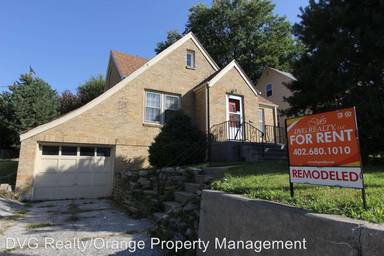 Main picture of 4216 Center St