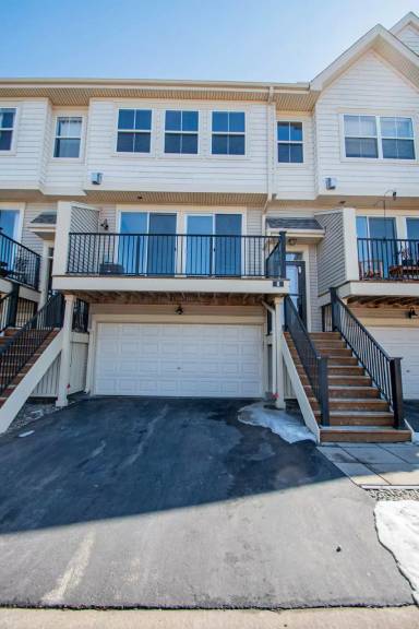 Main picture of 4665 Victor Path