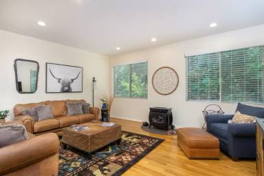 Main picture of 752 Hiawassee Ave